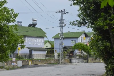 Kiraztepe Tatil Evleri giriş görünümü
